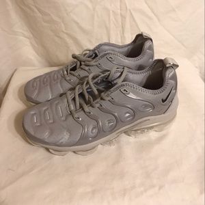 Nike vapor max Grey New without box SHIPPING ONLY